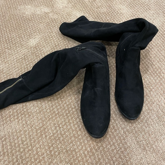 Black suede thigh high boots - Picture 7 of 7